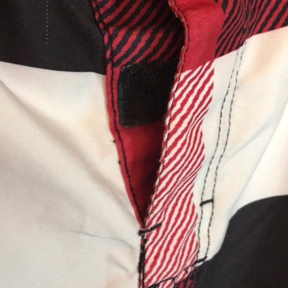 Subculture Men’s checkered Board shorts - Picture 6 of 6